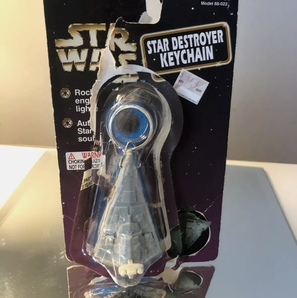 Star Wars Star Destroyer Key Chain New in Open Package - Picture 1 of 5